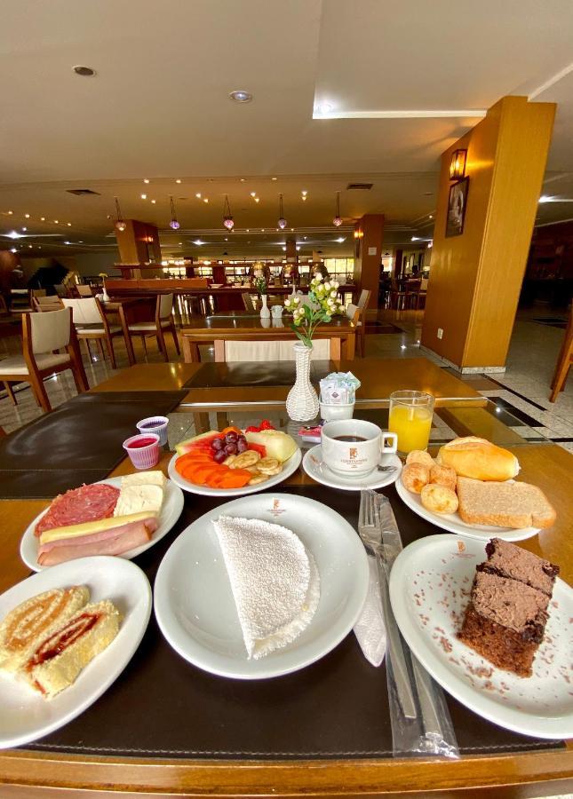 Constantino Hotel E Eventos Juiz de Fora Exteriör bild A typical Brazilian breakfast