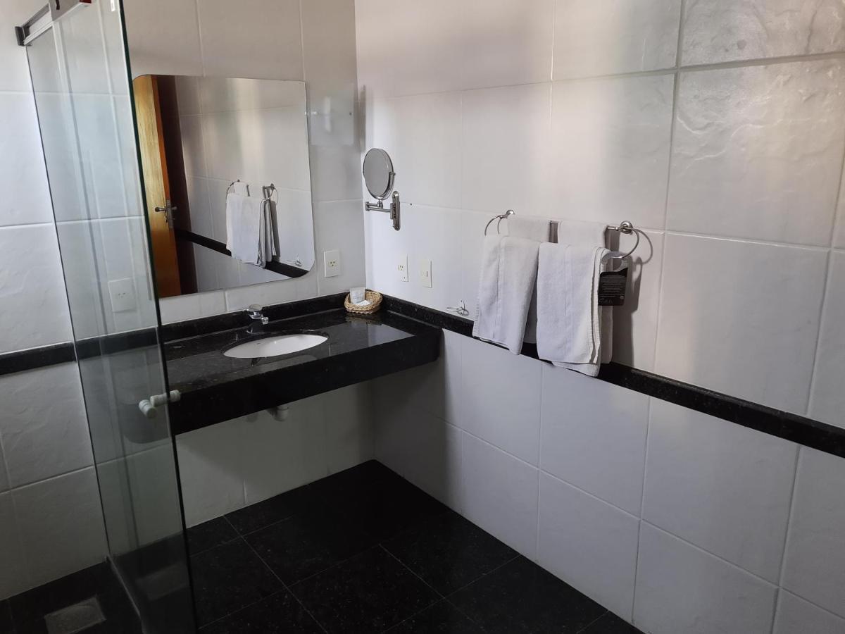 Constantino Hotel E Eventos Juiz de Fora Exteriör bild Bathroom