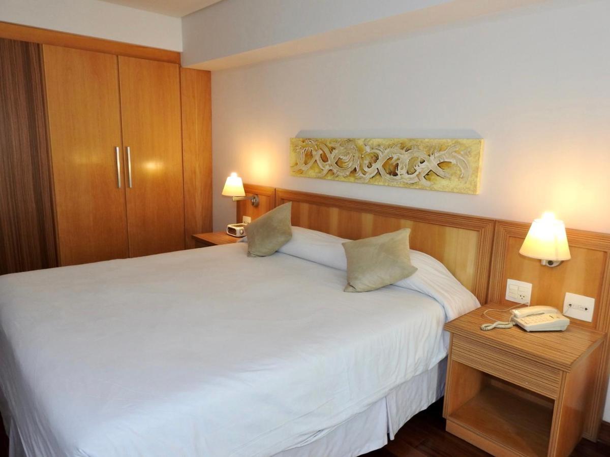 Constantino Hotel E Eventos Juiz de Fora Exteriör bild A bedroom at the hotel